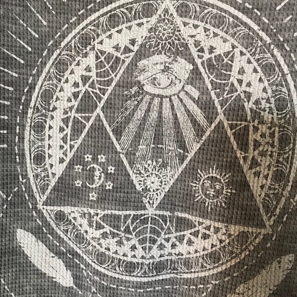 Mystical Billabong long sleeve top - Picture 12 of 14